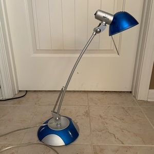 Desk lamp